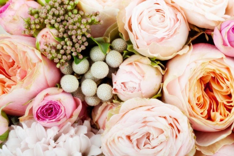 A Seasonal Guide to Wedding Flowers | WeddingDetails.com